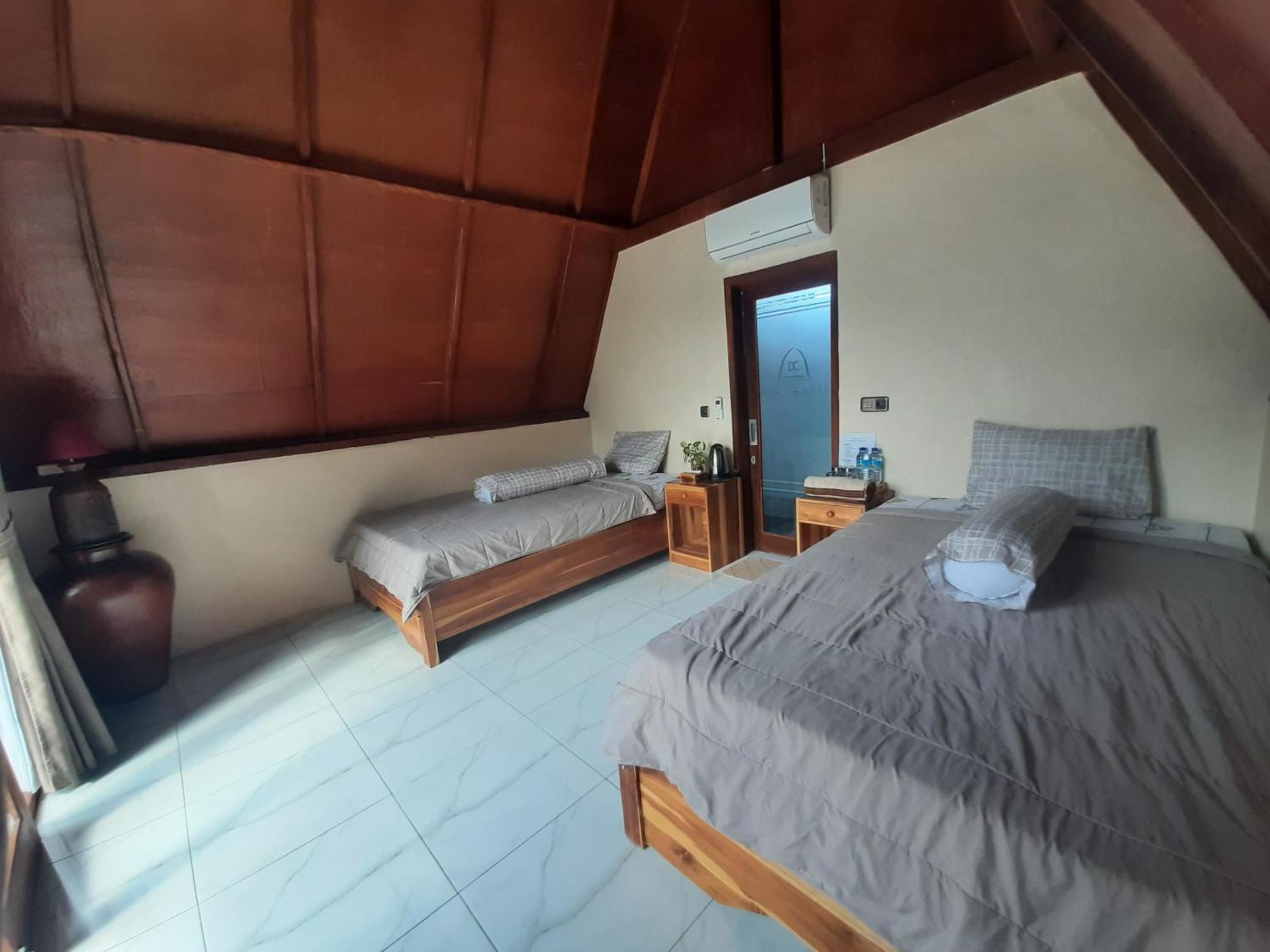 D' Carasti Bungalow Masbagik Номер фото